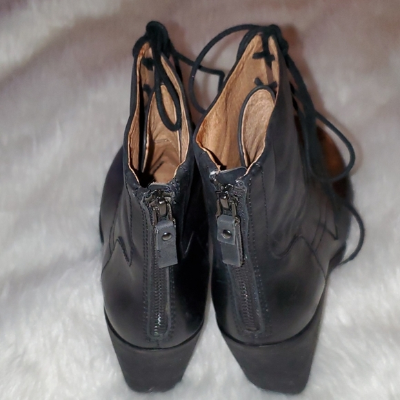 Modern Vintage Size 39.5 Black Leather ⚫Boots - Picture 5 of 9